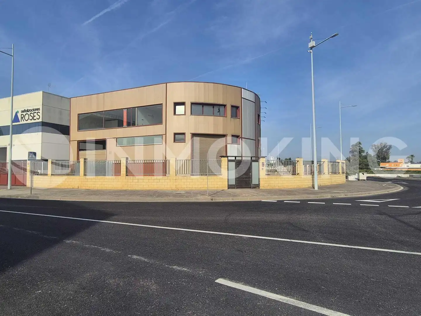 Vista exterior de Nave industrial en venta en Algemesí