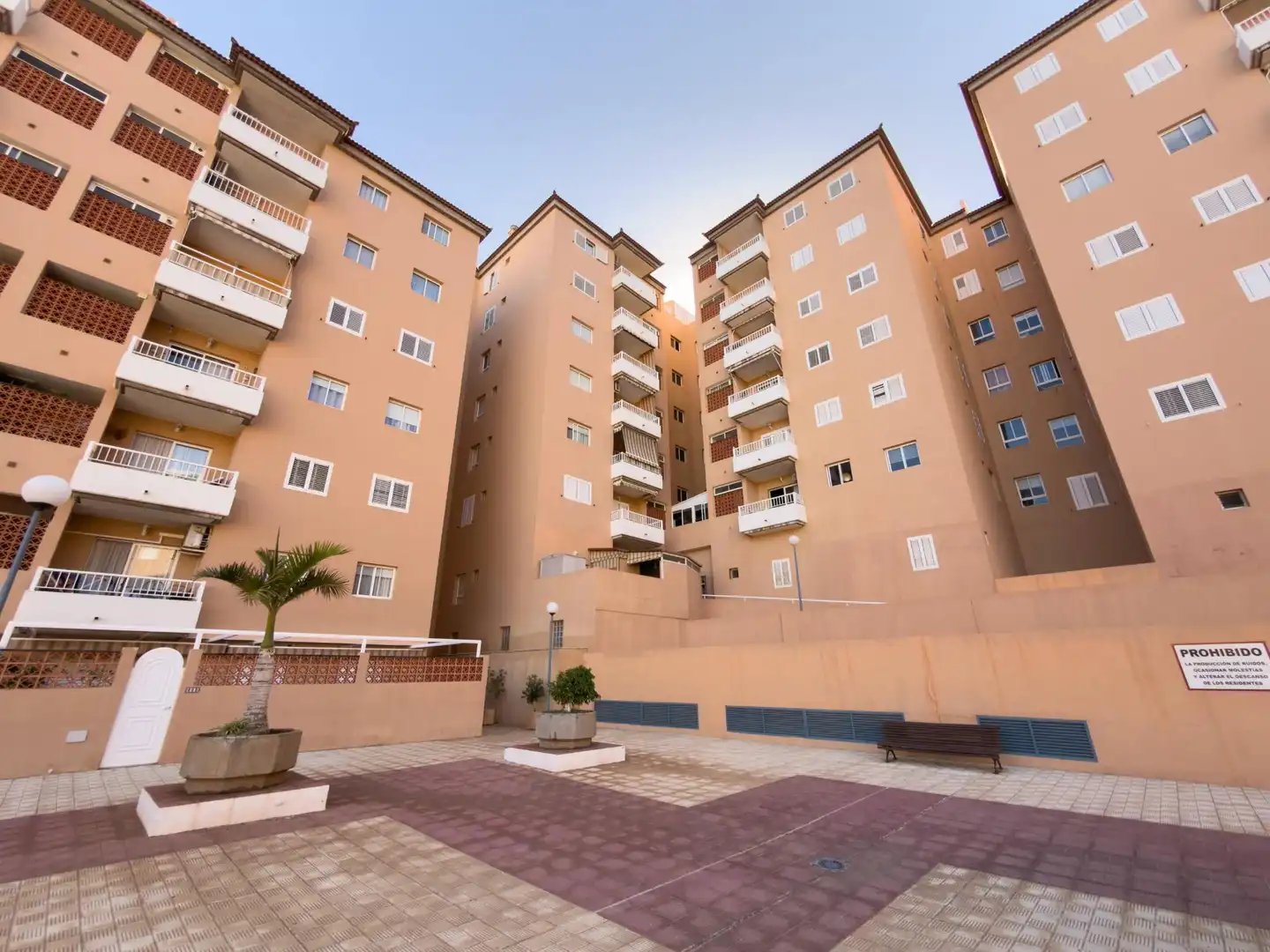 Vista exterior de Pis en venda en Candelaria amb Terrassa i Piscina comunitària