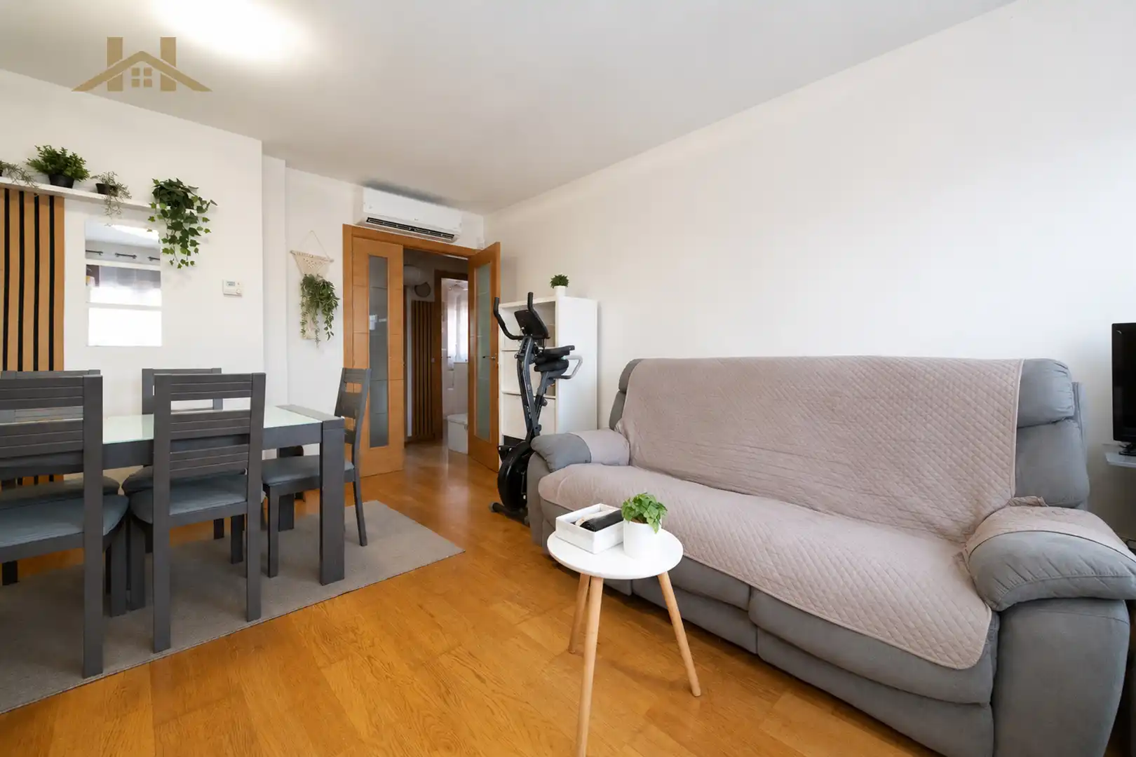 Living room of Flat for sale in Valdemorillo  with Air Conditioner, Heating and Storage room
