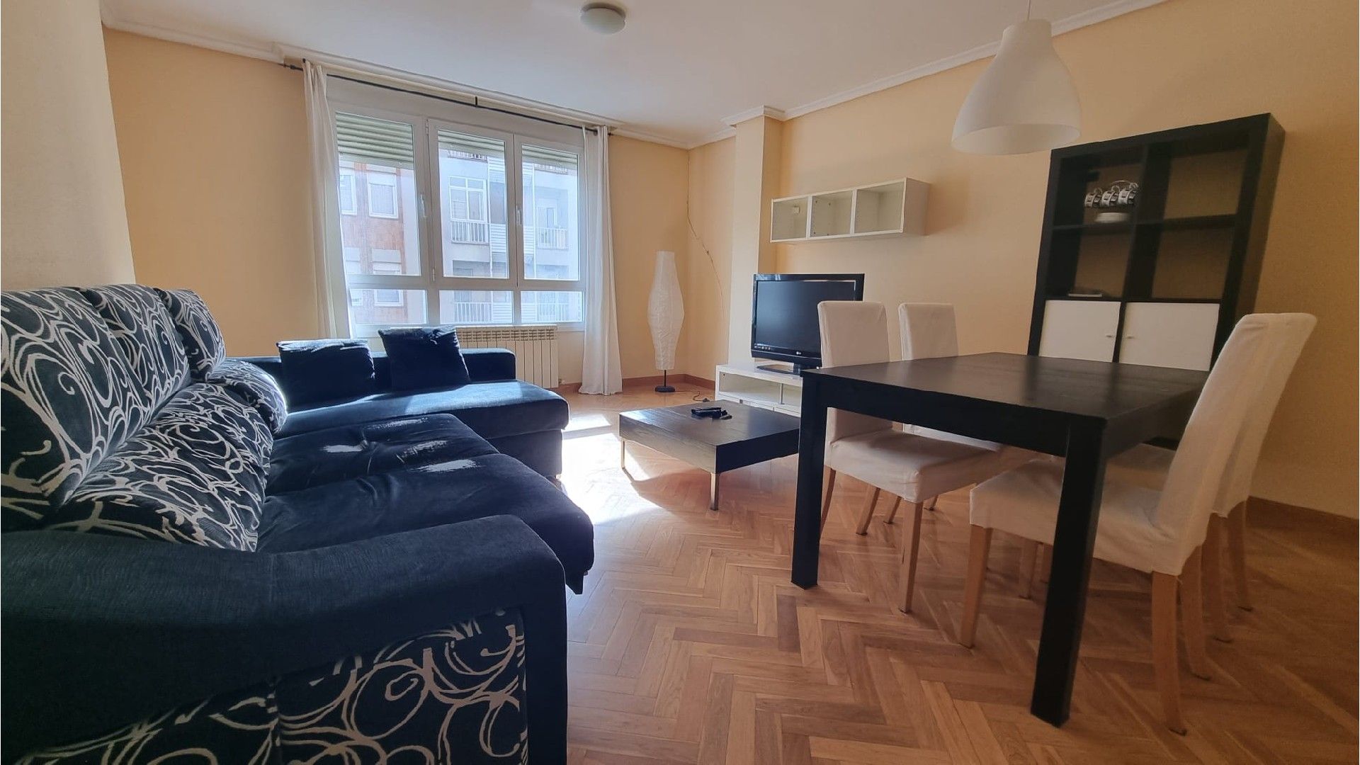 Flat for sale in C EL CID, Campo de la Juventud