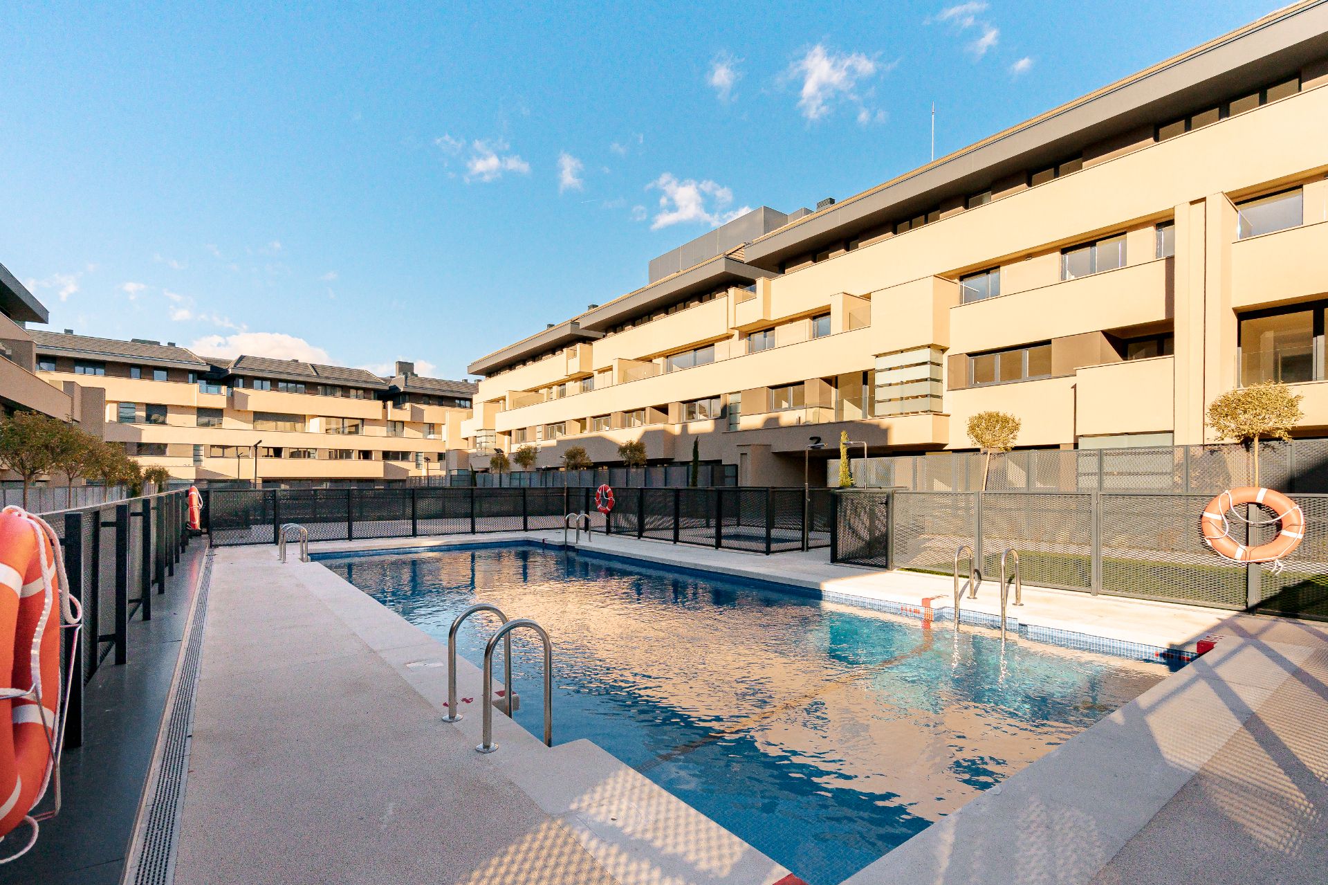 Piscina de Pis en venda en Colmenar Viejo amb Aire condicionat, Terrassa i Traster