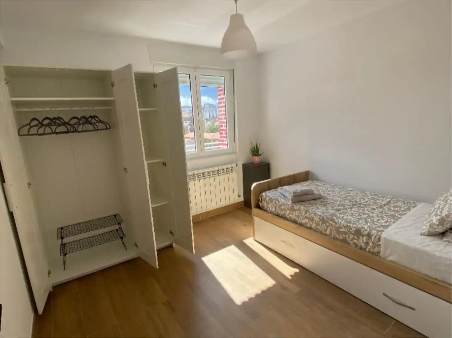 Schlafzimmer von Dachboden zur Miete in Oviedo 