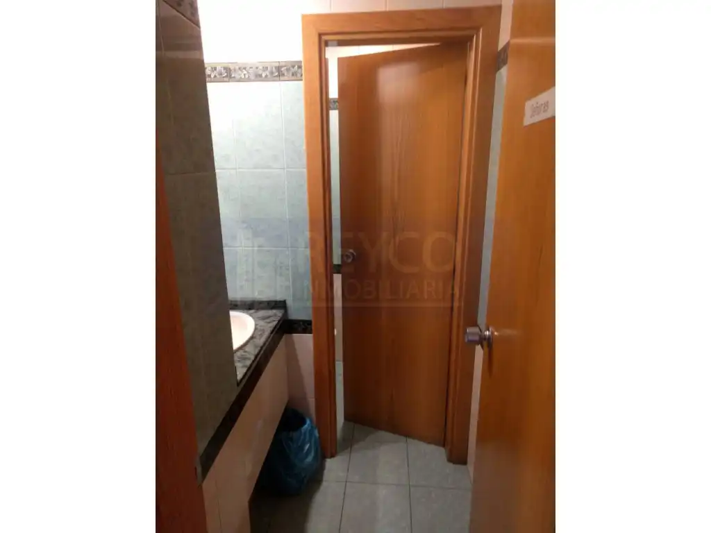 Badezimmer von Geschaftsraum zur Miete in Baños de Río Tobía