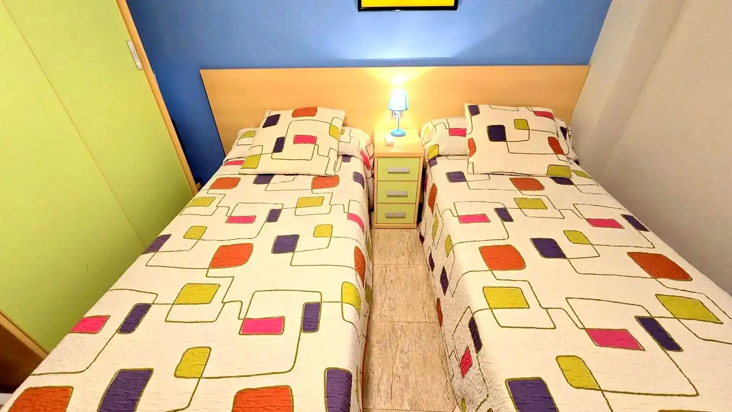 Schlafzimmer von Wohnungen zur Miete in Gandia mit Terrasse und Möbliert