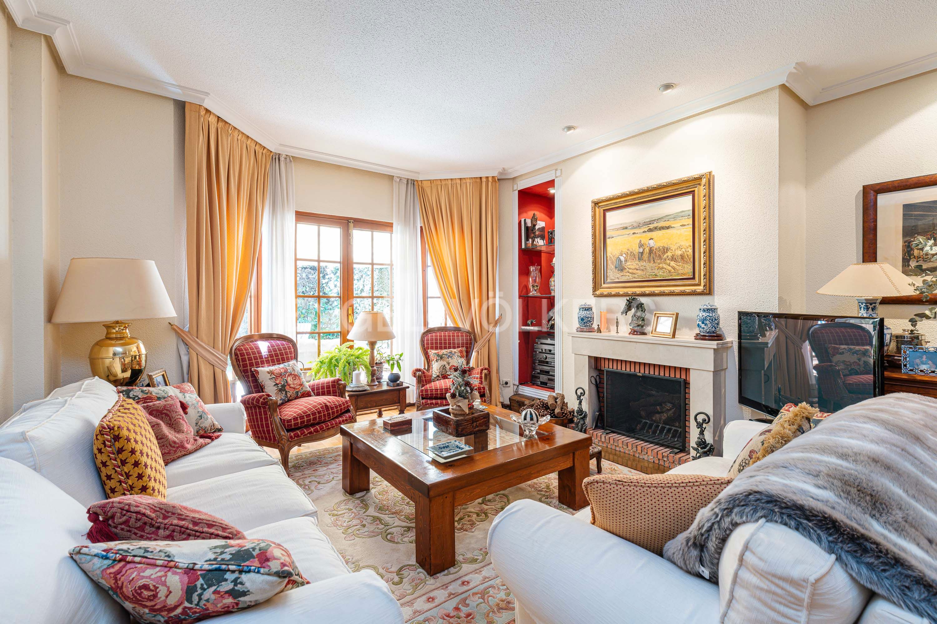 Living room of House or chalet for sale in Majadahonda  with Heating, Private garden and Swimming Pool