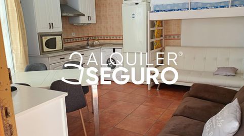 Foto 4 de Piso de alquiler en Niña de Oro, El Pinillo, Torremolinos