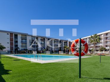 Pis amb piscina en venda a Avinguda Tomàs Victòria 1