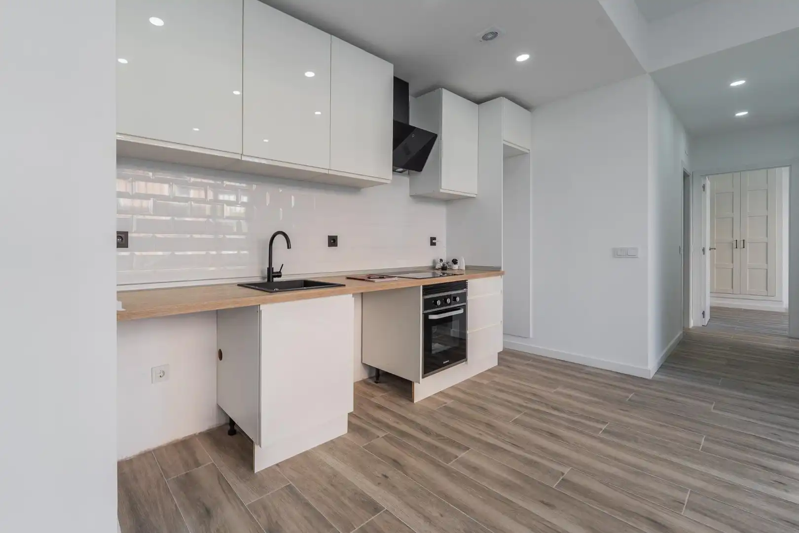 Kitchen of Flat for sale in  Madrid Capital