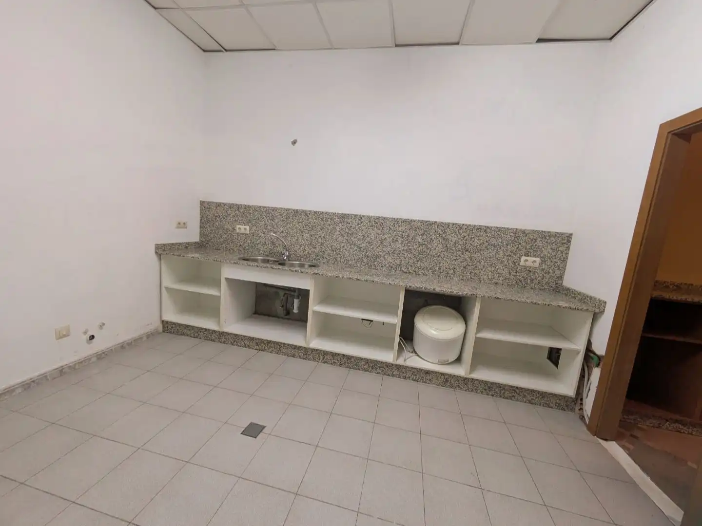 Cuina de Local de lloguer en Nigrán