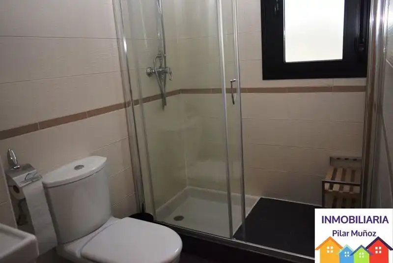Baño de Piso de alquiler en Ávila con Calefacción, Terraza y Amueblado
