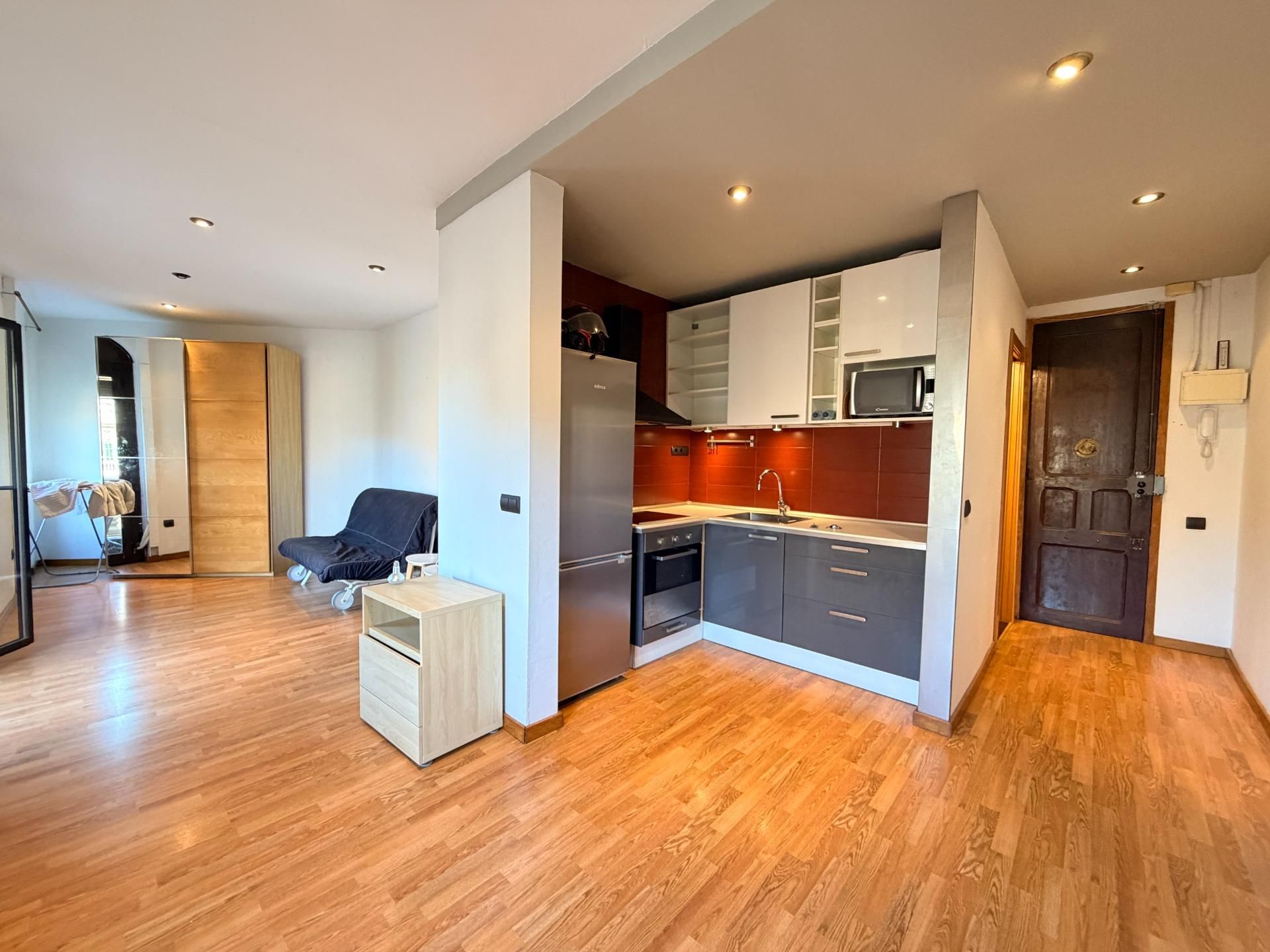 Cuina de Pis de lloguer en  Barcelona Capital amb Calefacció, Parquet i Terrassa