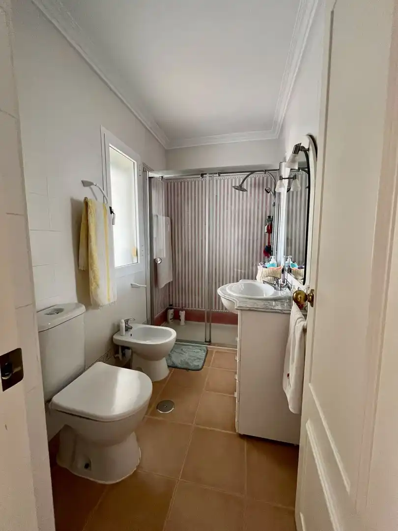 Bathroom of Houses for sale in Castilleja de la Cuesta  with Air Conditioner, Heating and Terrace