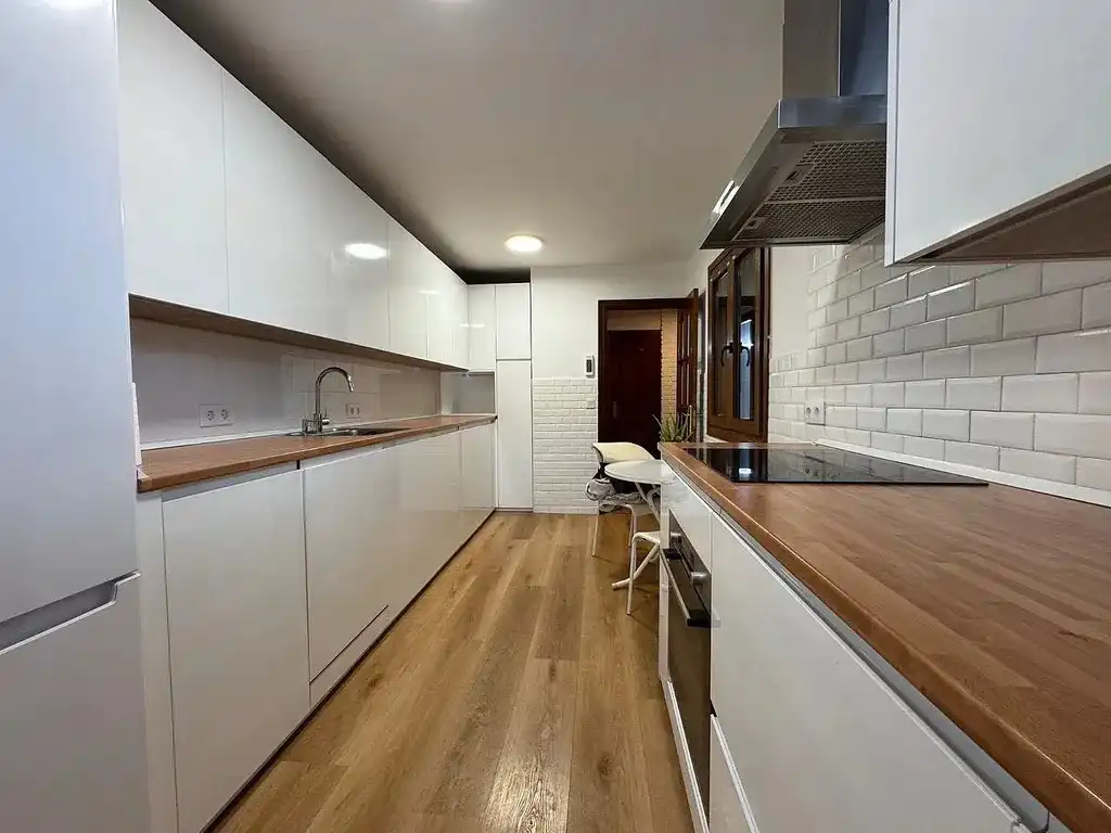 Cocina de Casa adosada en venta en El Escorial con Calefacción, Jardín privado y Parquet