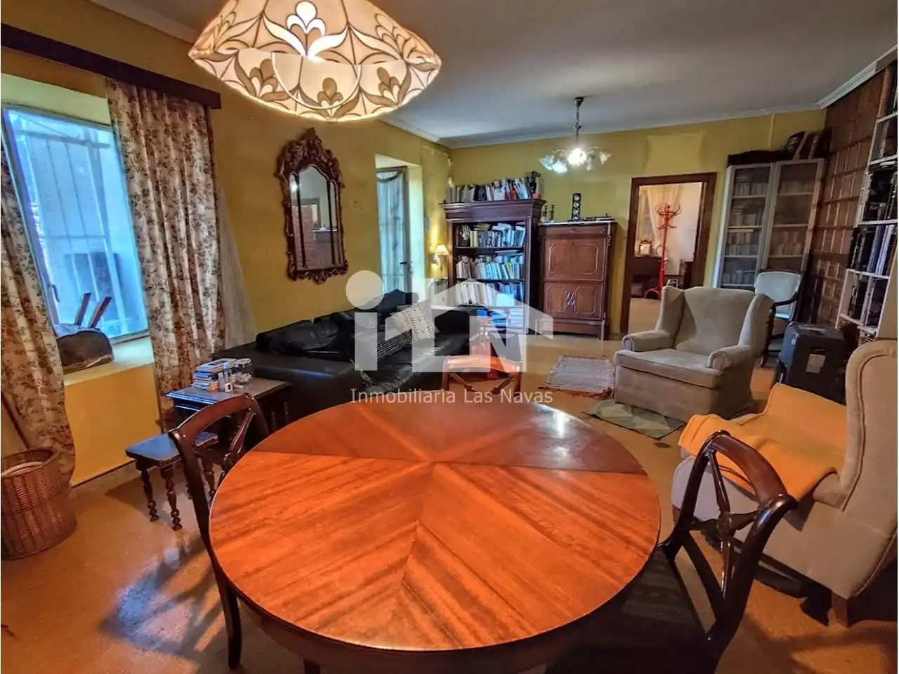 Comedor de Piso en venta en Las Navas del Marqués  con Calefacción, Terraza y Trastero