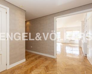 Living room of Apartment to rent in Pozuelo de Alarcón  with Air Conditioner, Heating and Parquet flooring