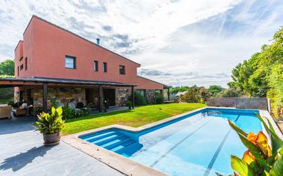 Swimming pool of House or chalet for sale in Boadilla del Monte  with Air Conditioner, Heating and Private garden