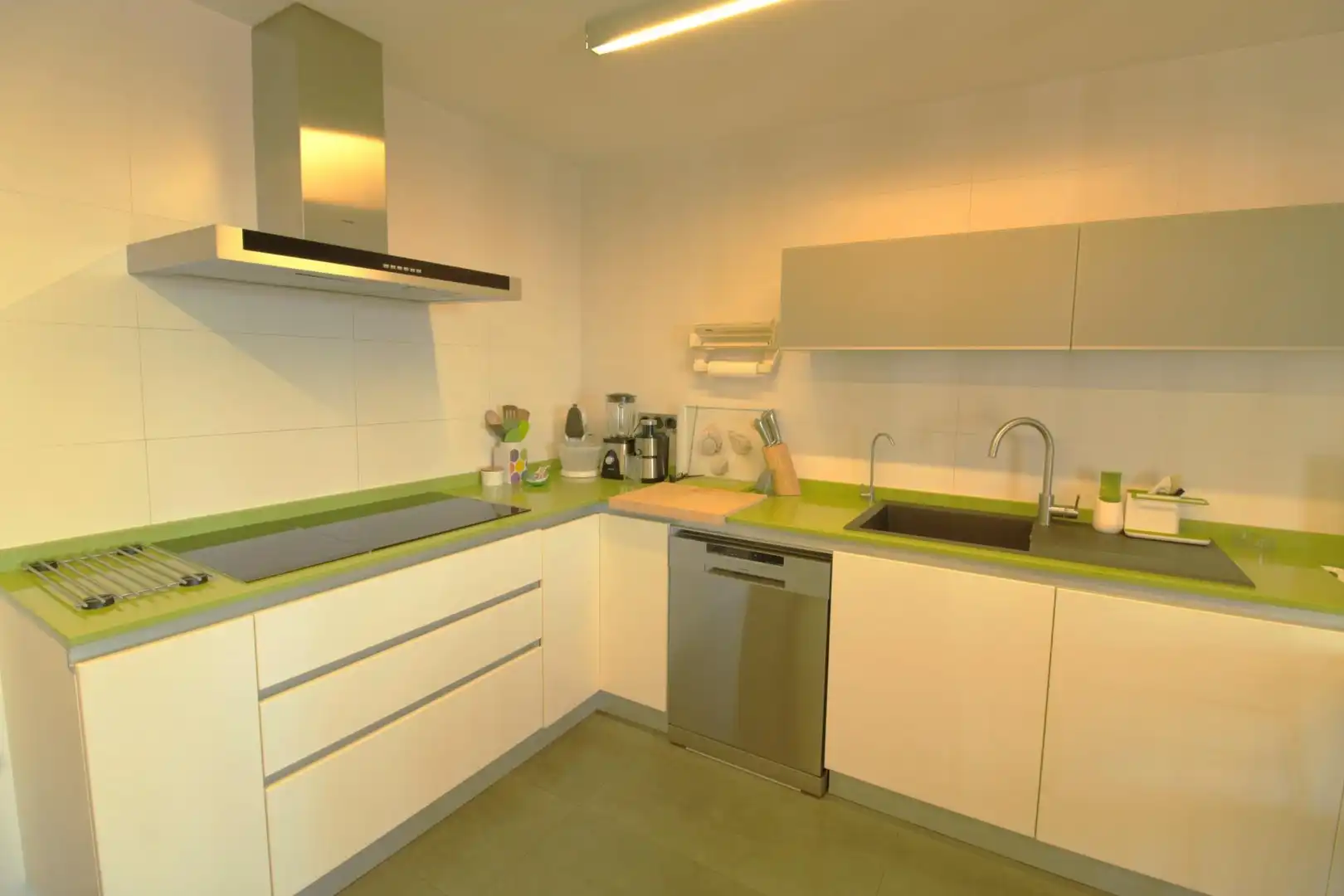 Cuina de Casa o xalet en venda en Alzira amb Aire condicionat, Jardí privat i Parquet