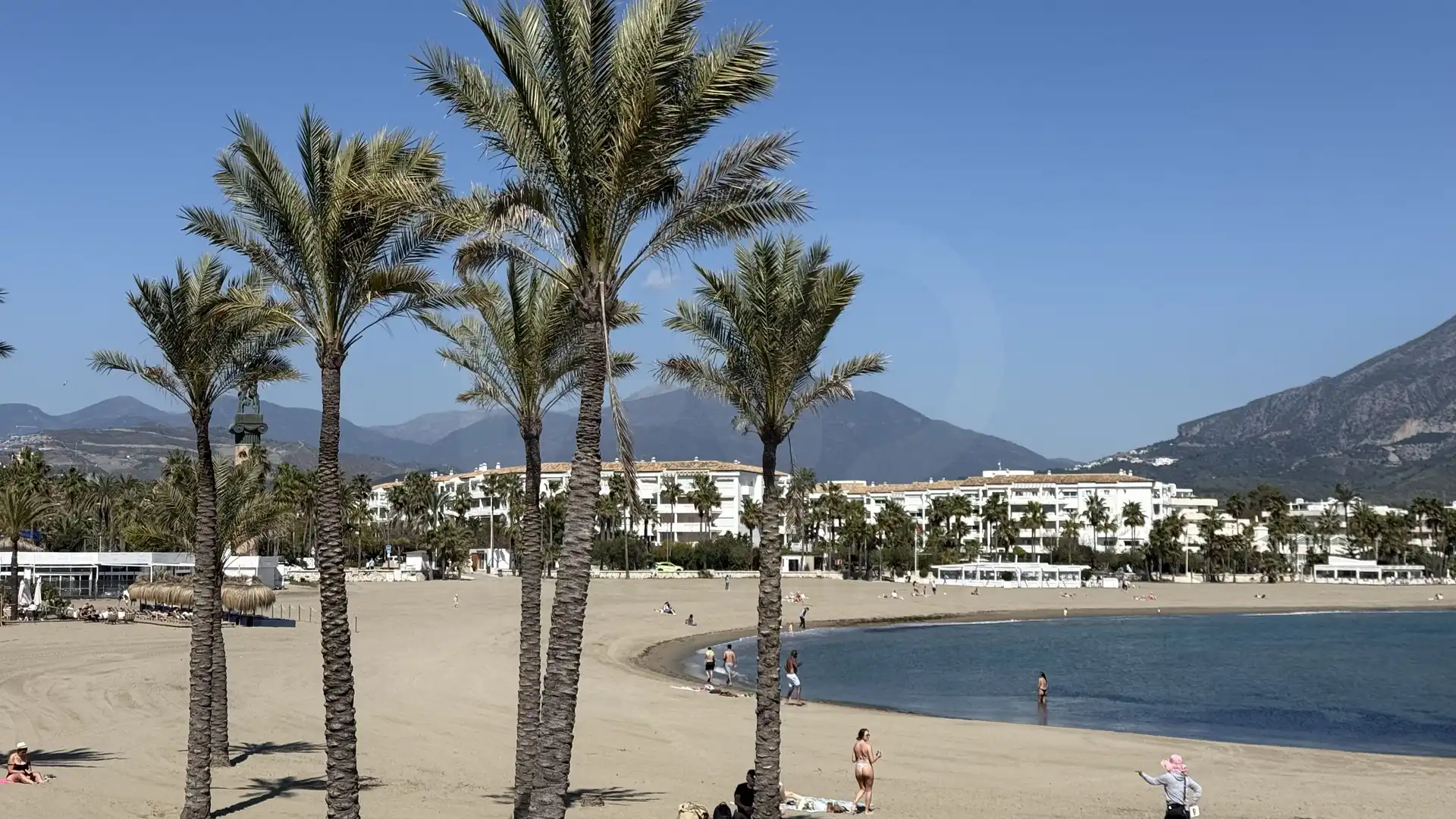 Exterior view of Flat for sale in Marbella  with Air Conditioner and Terrace