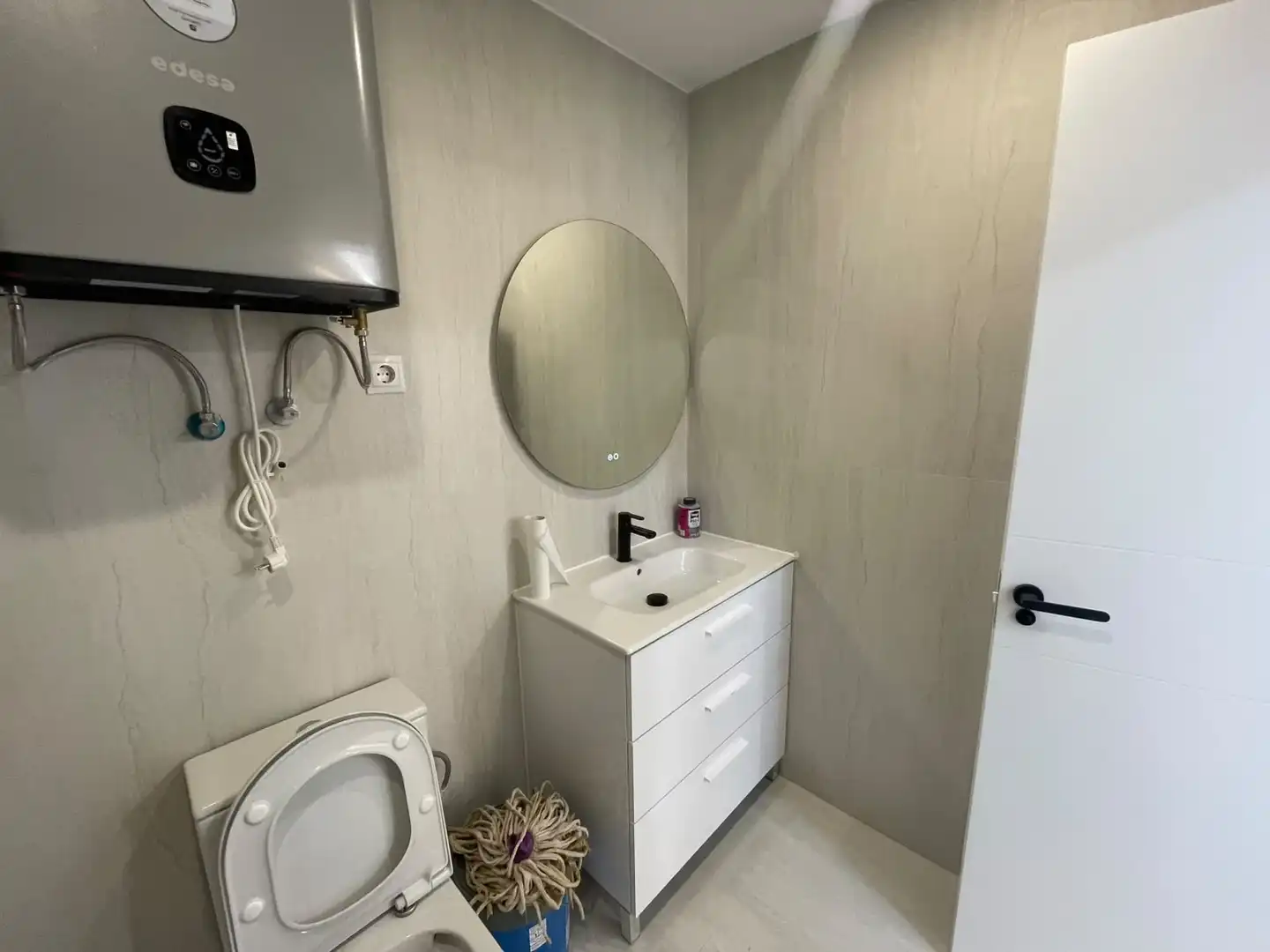 Apartamento en venta en C. de Monseñor Oscar Romero, Madrid, España, Vista Alegre