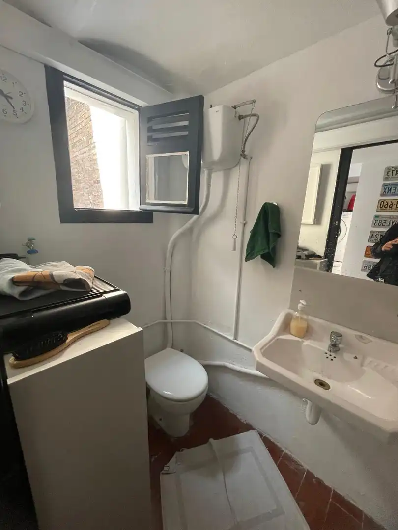 Bany de Dúplex en venda en L'Hospitalet de Llobregat amb Terrassa