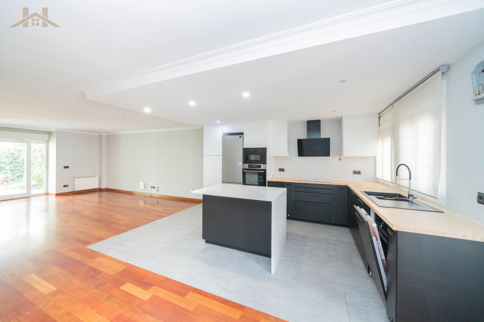 Kitchen of Single-family semi-detached for sale in Villaviciosa de Odón  with Air Conditioner, Heating and Private garden