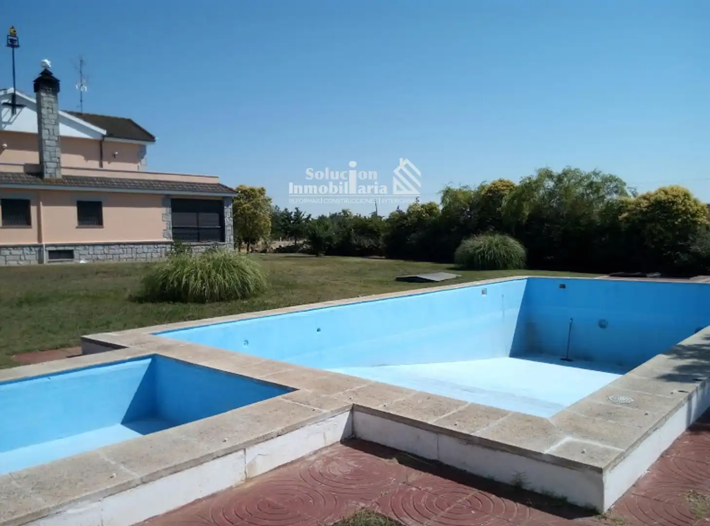 Swimming pool of Houses for sale in Villares de la Reina  with Heating and Swimming Pool