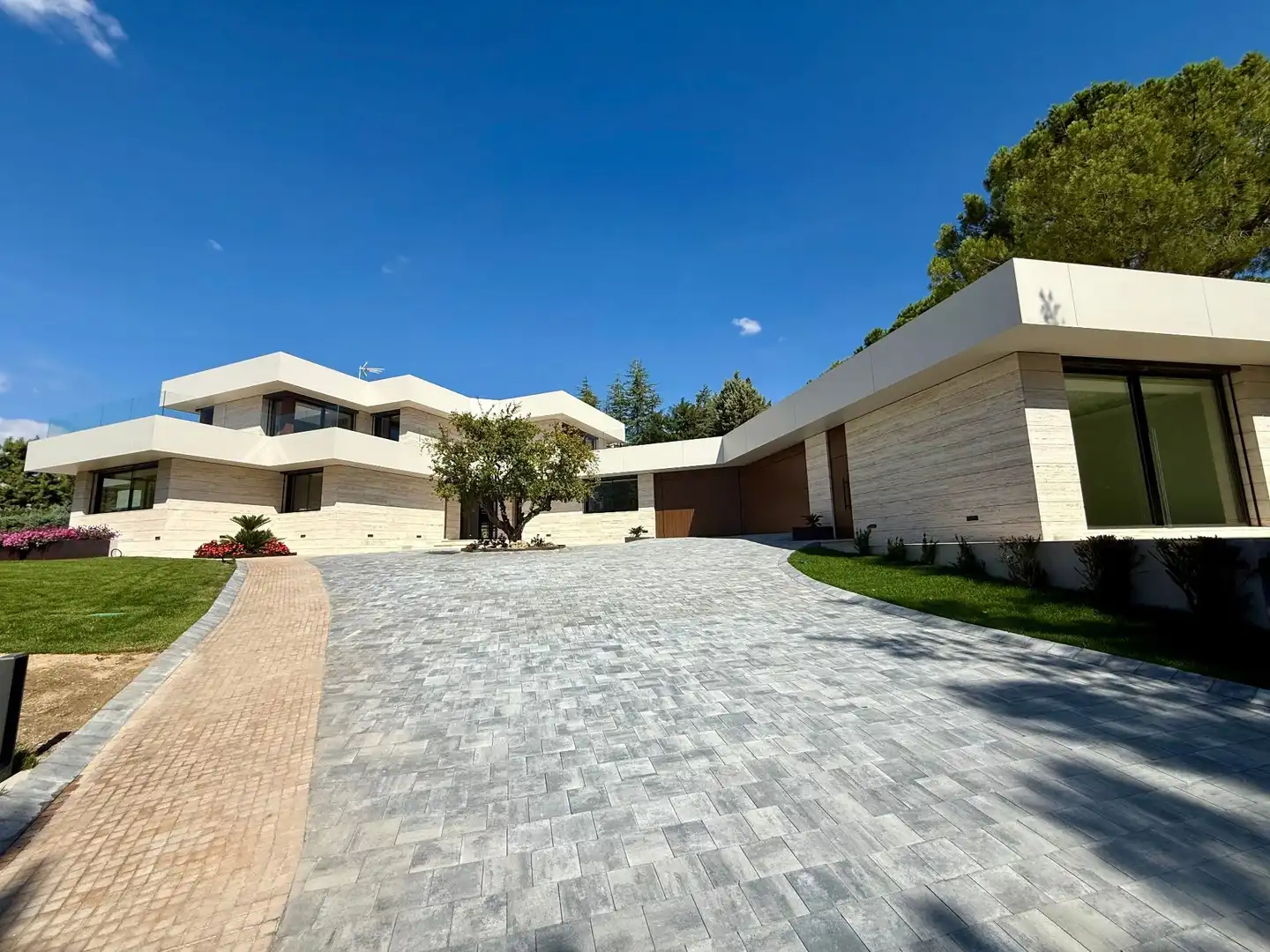 Vista exterior de Casa o xalet en venda en Boadilla del Monte amb Calefacció i Jardí privat