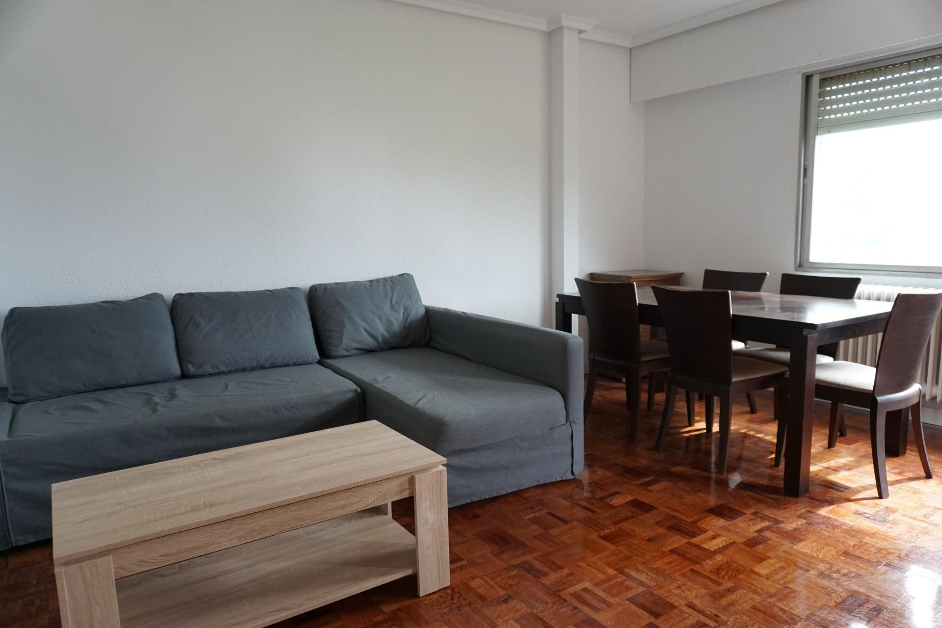 Sala d'estar de Pis de lloguer en Ávila Capital amb Calefacció, Parquet i Terrassa