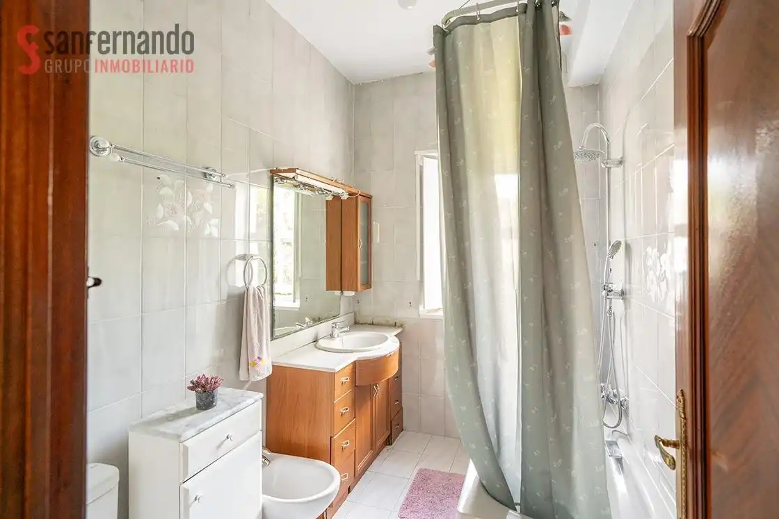 Bany de Casa o xalet en venda en Camargo amb Traster