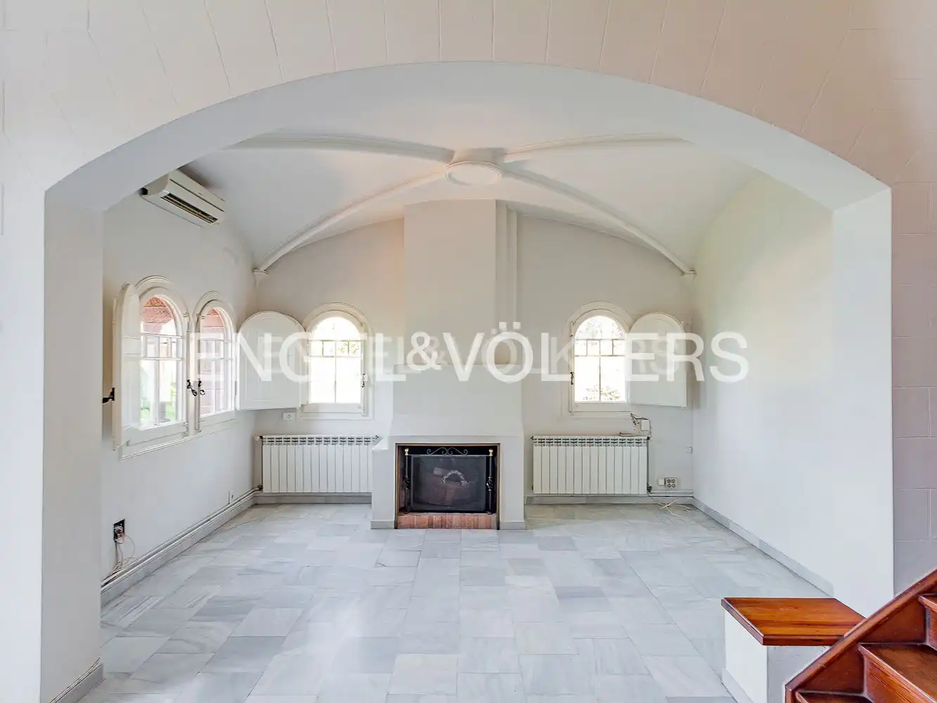 Living room of Houses for sale in Sant Cugat del Vallès  with Air Conditioner, Heating and Private garden