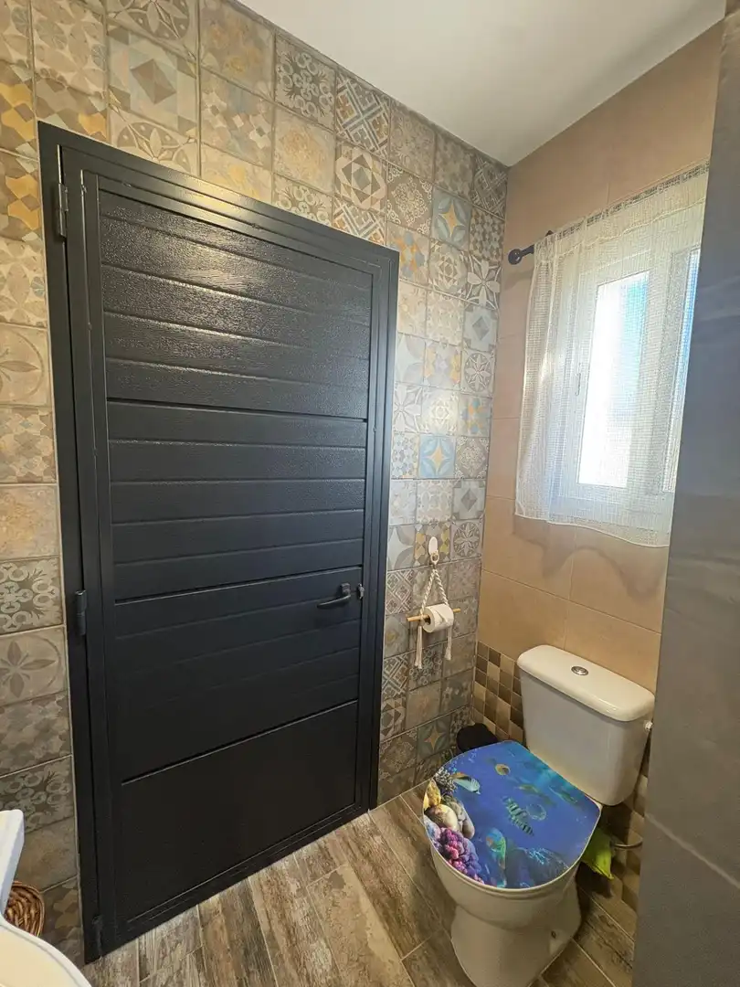 Baño de Casa o chalet de alquiler en Chiclana de la Frontera con Aire acondicionado, Jardín privado y Piscina
