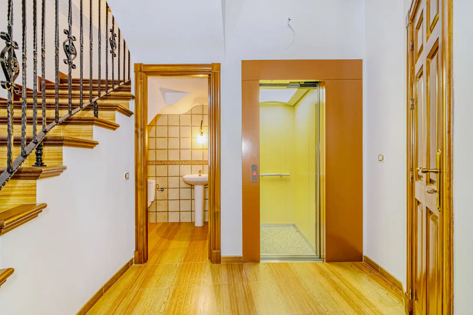 Inmuebles singulares con ascensor en venta en Calle Almenillas 2, imagen 12