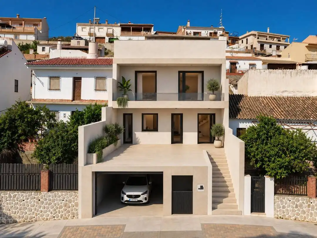 House with terrace for sale in Carretera Torre del Mar 40
