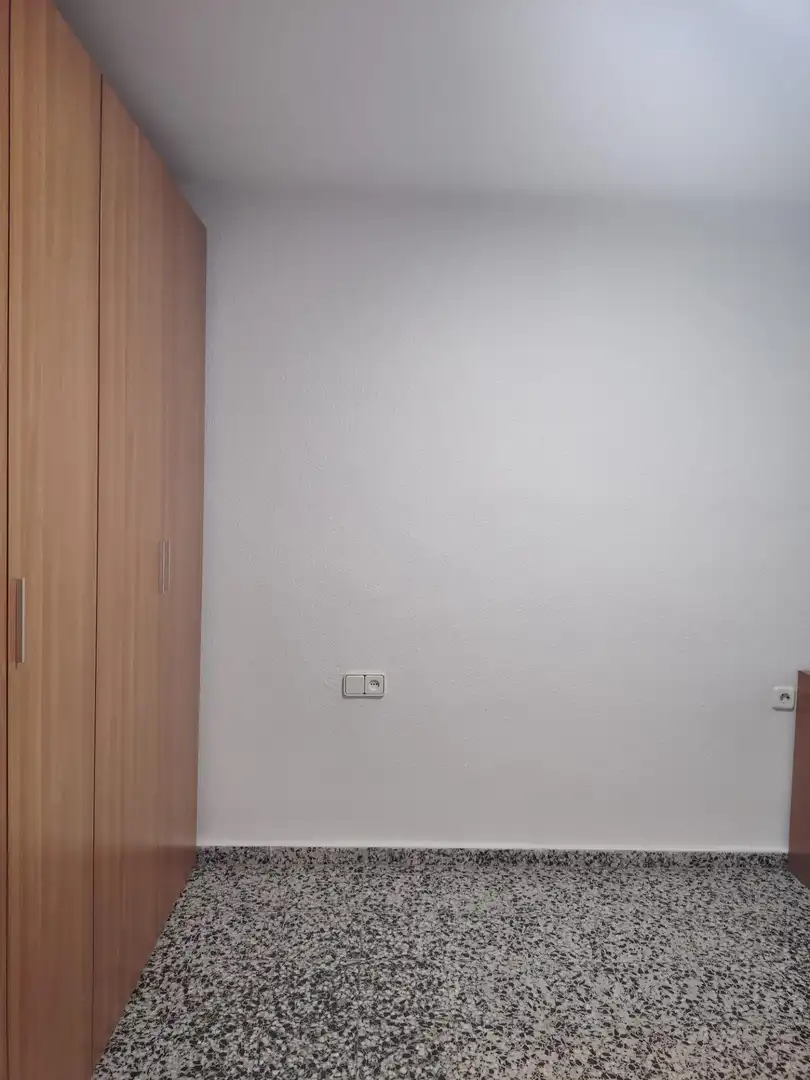 Schlafzimmer von Wohnung zur Miete in Mislata mit Klimaanlage, Heizung und Balkon