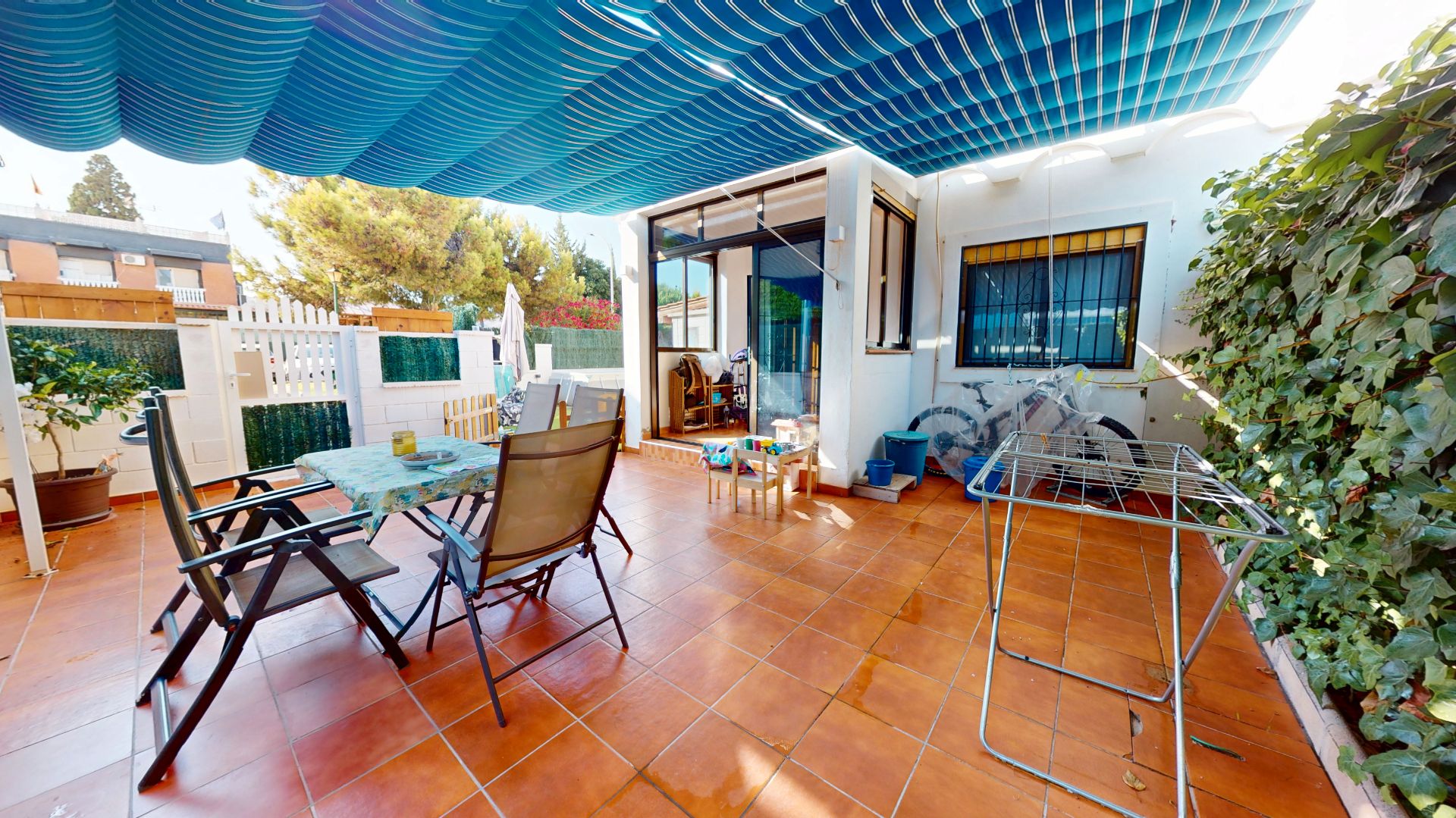 Jardí de Casa adosada en venda en El Campello amb Aire condicionat, Jardí privat i Terrassa