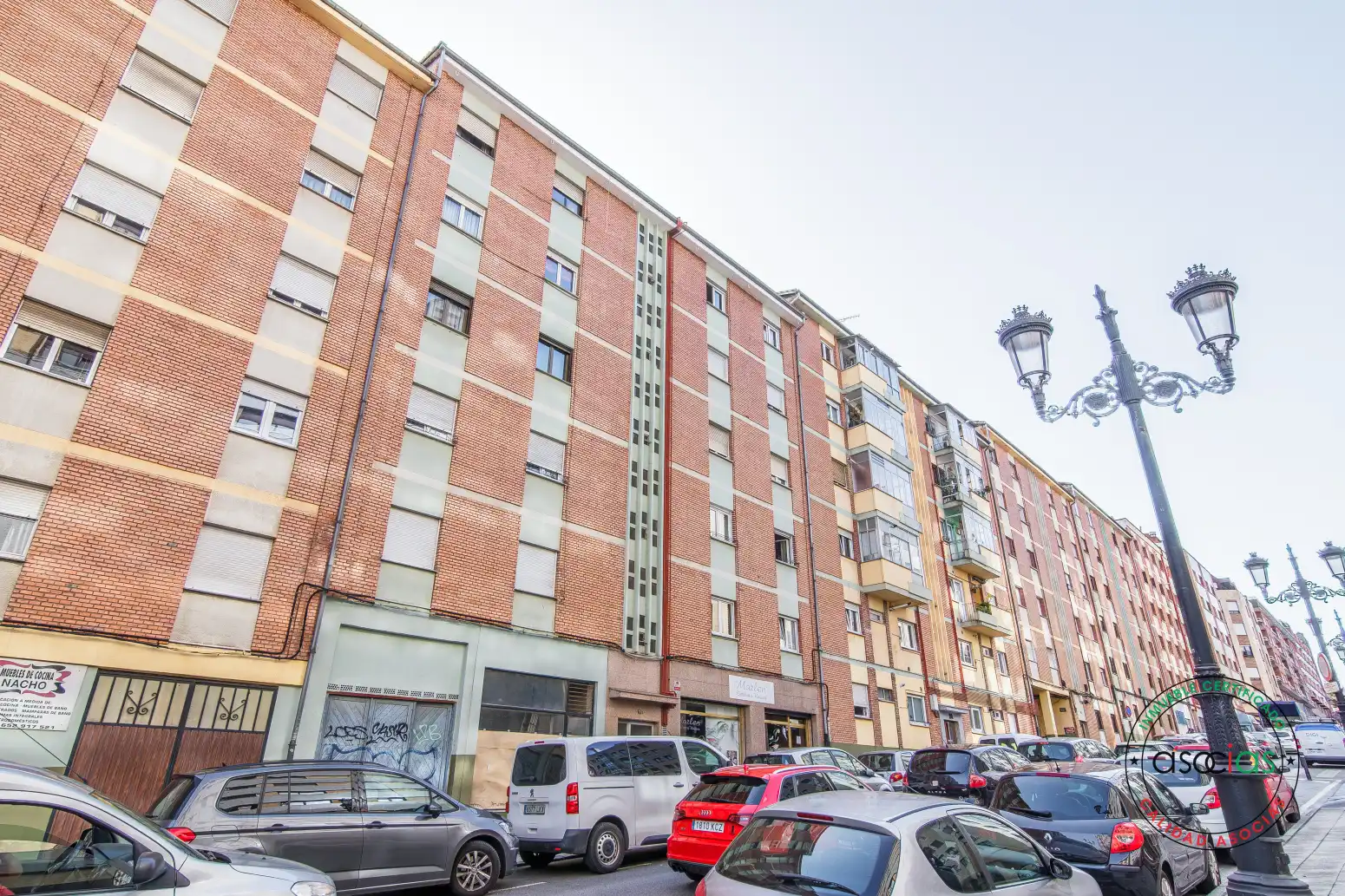 Vista exterior de Pis en venda en Oviedo  amb Calefacció, Traster i Balcó