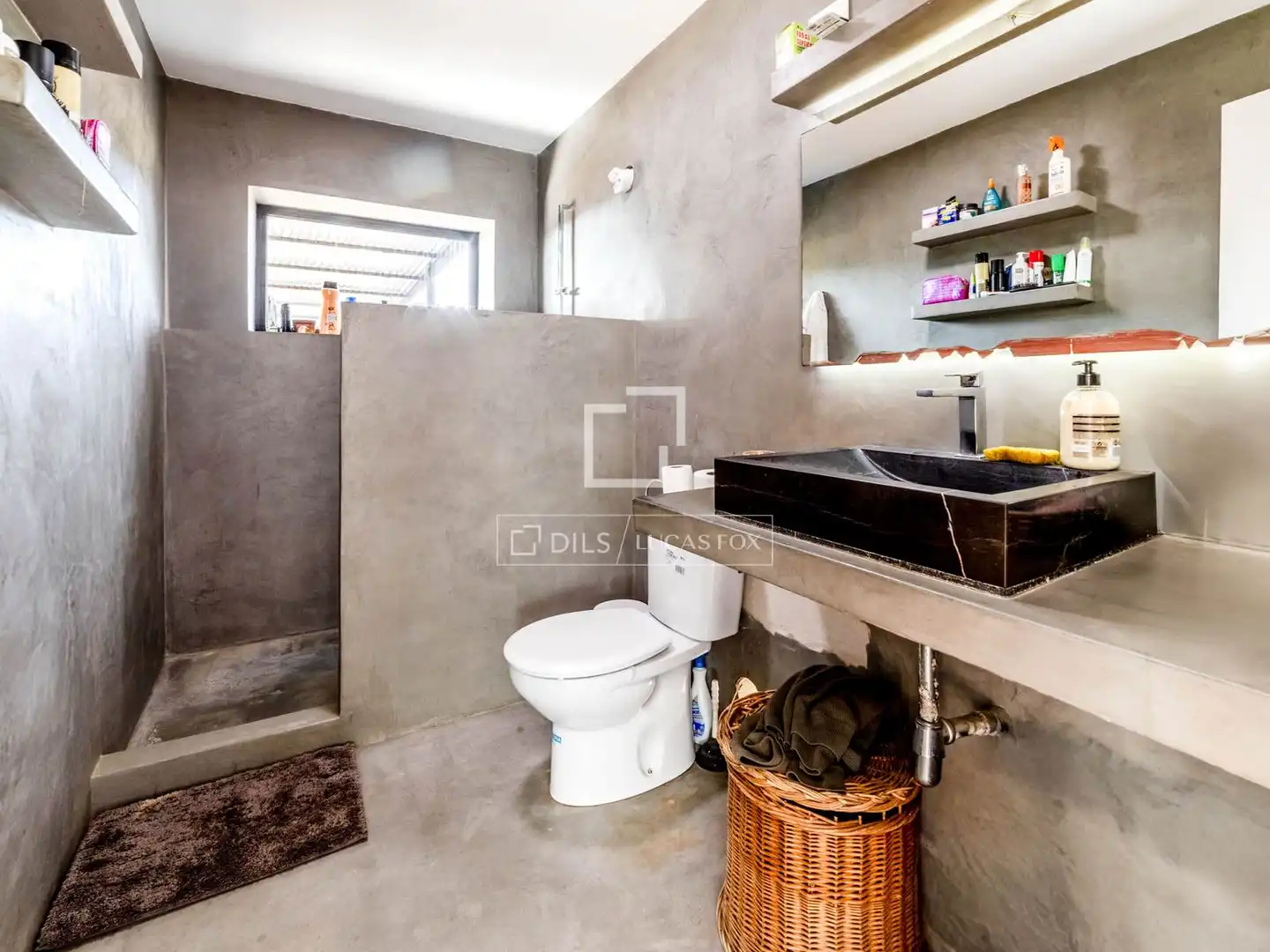 Baño de Finca rústica en venta en Castellví de la Marca con Calefacción, Jardín privado y Terraza