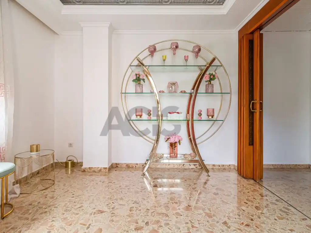 Sala d'estar de Pis en venda en L'Alcúdia amb Aire condicionat i Balcó