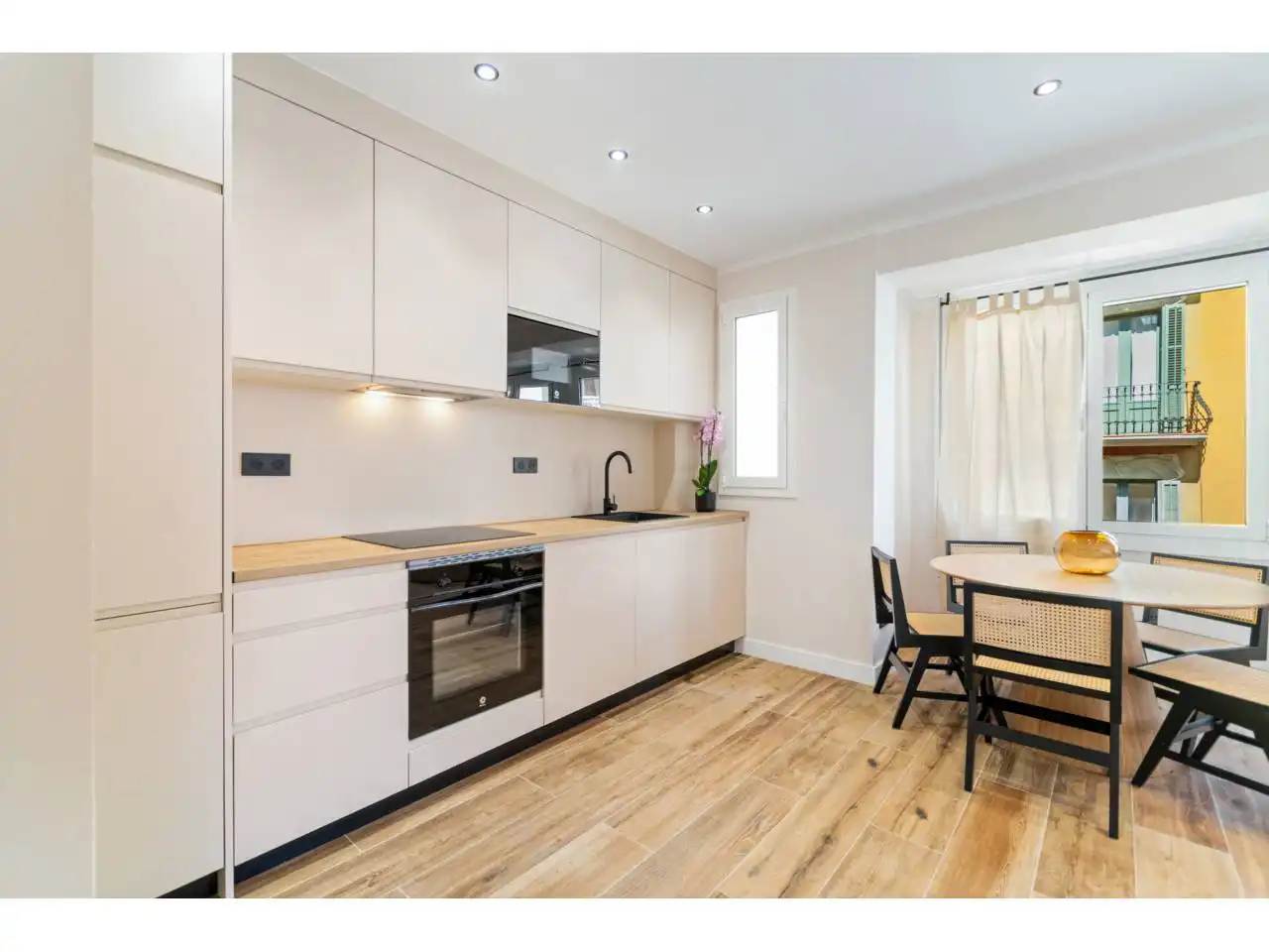 Kitchen of Flat for sale in Barcelona  with Air Conditioner, Heating and Furnished