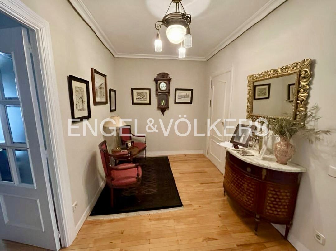 Flat for sale in  Madrid Capital  with Air Conditioner, Heating and Parquet flooring