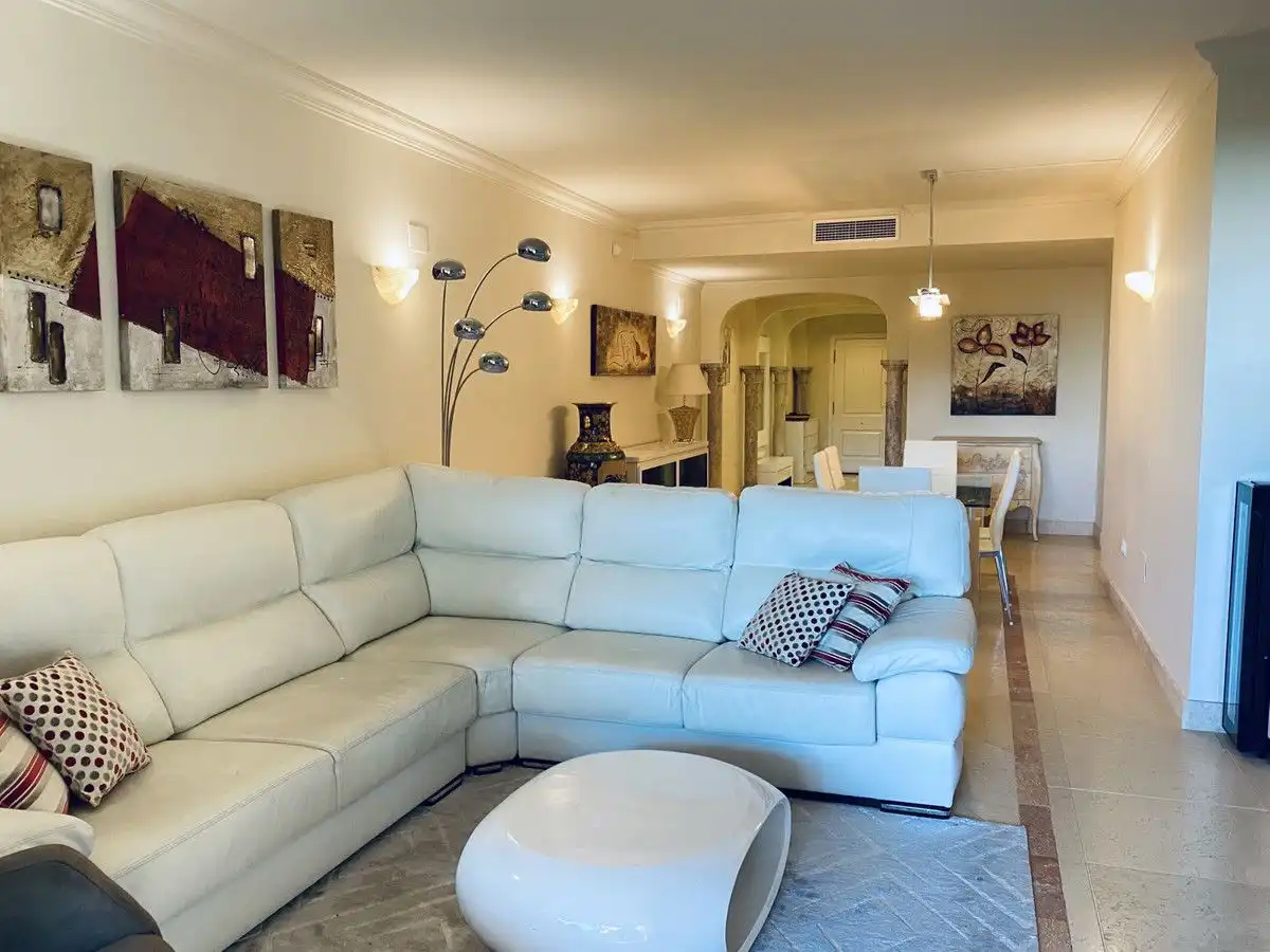 Sala de estar de Planta baja de alquiler en Marbella con Aire acondicionado, Calefacción y Terraza