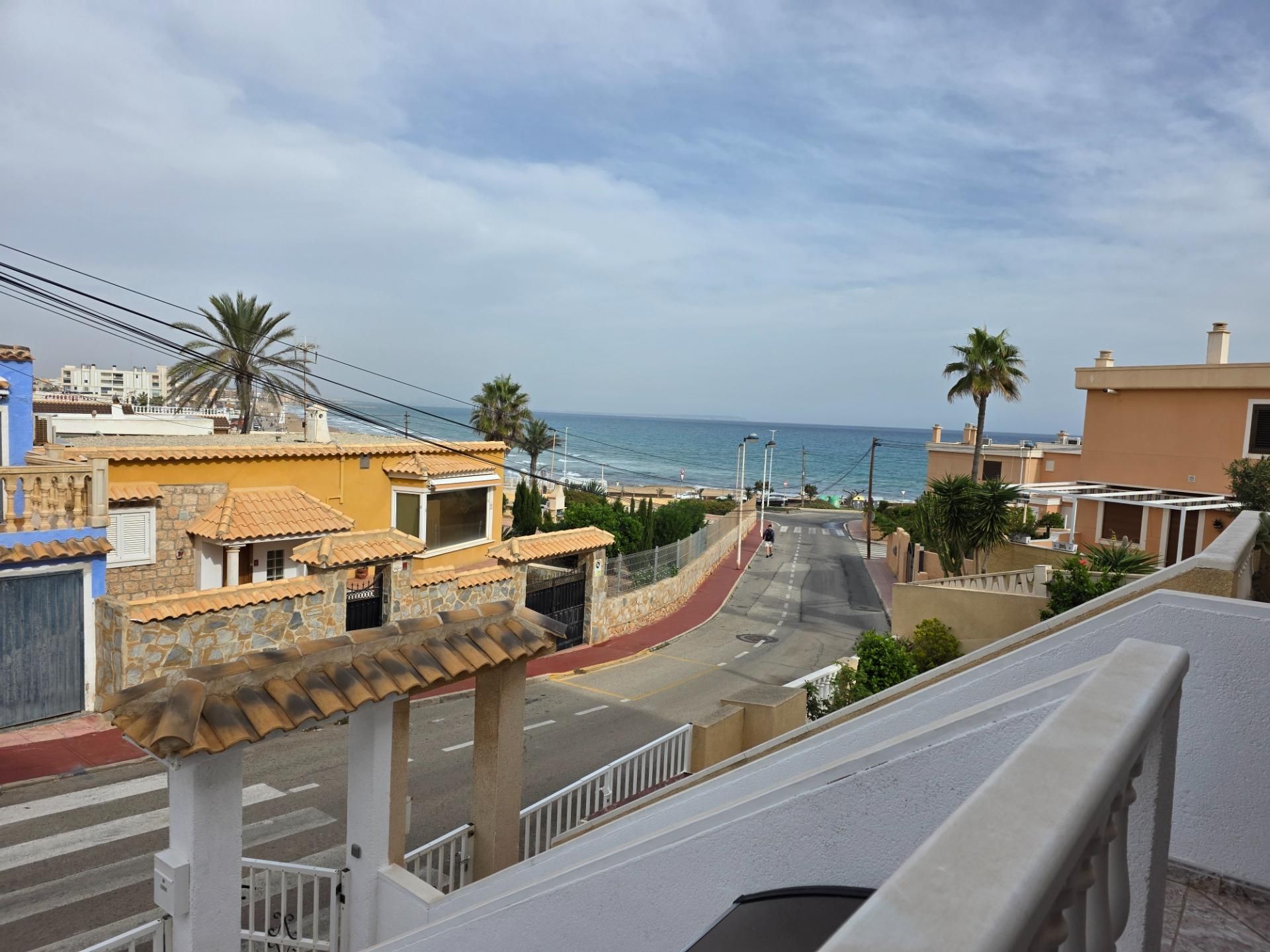 Exterior view of Single-family semi-detached for sale in Torrevieja  with Private garden, Terrace and Balcony