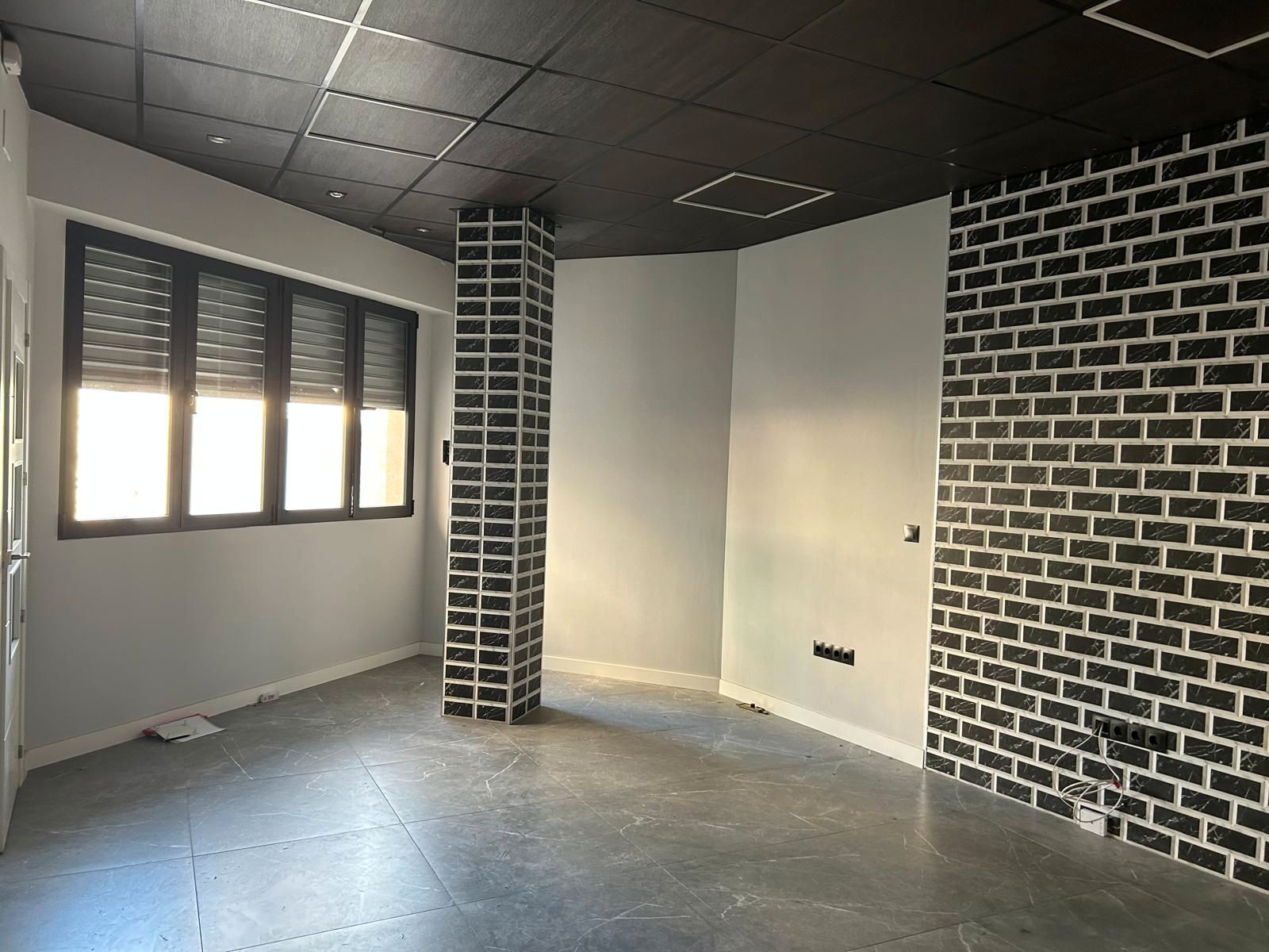 Office for sale in  Jaén Capital  with Air Conditioner, Heating and Storage room
