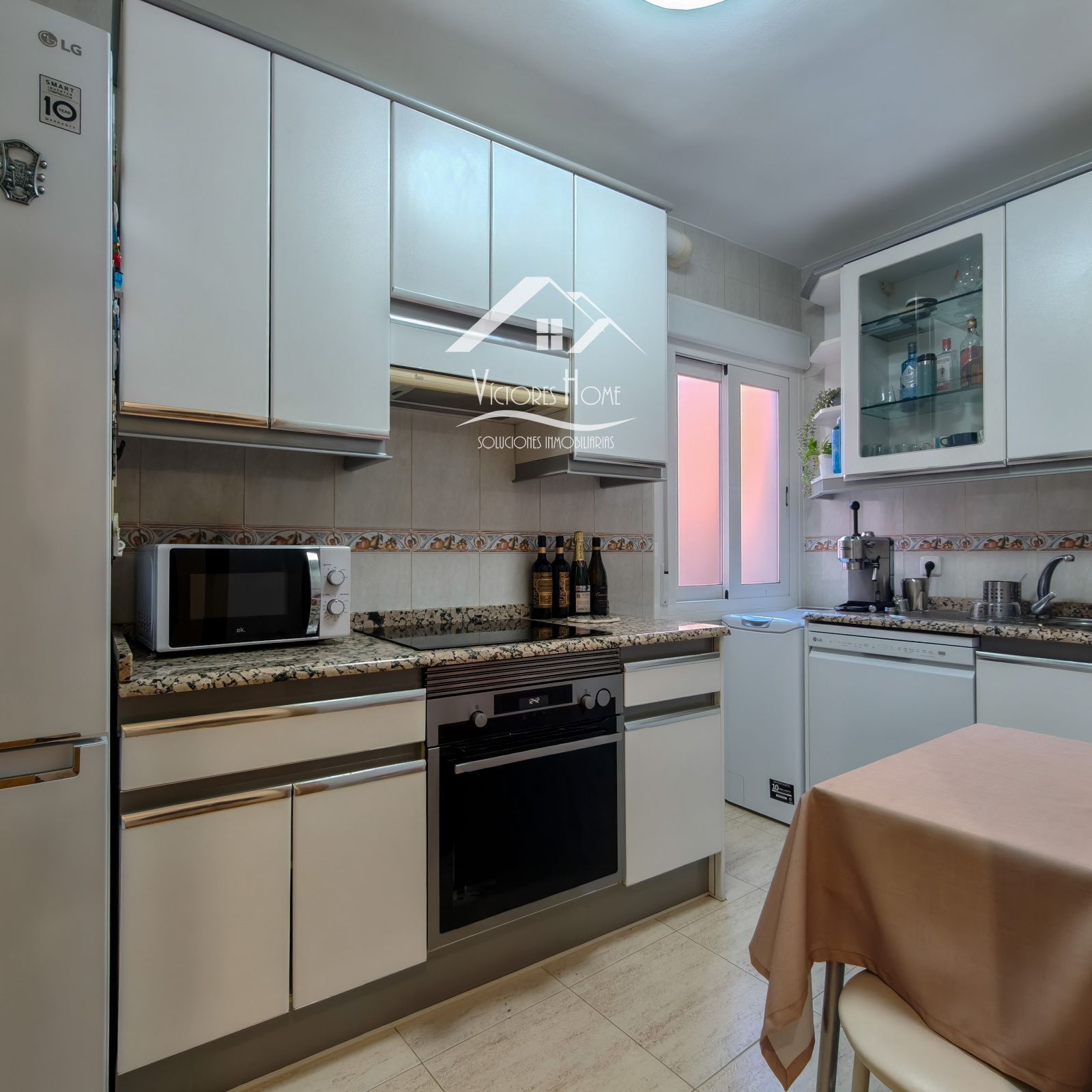 Kitchen of Flat to rent in  Madrid Capital  with Heating, Terrace and Furnished