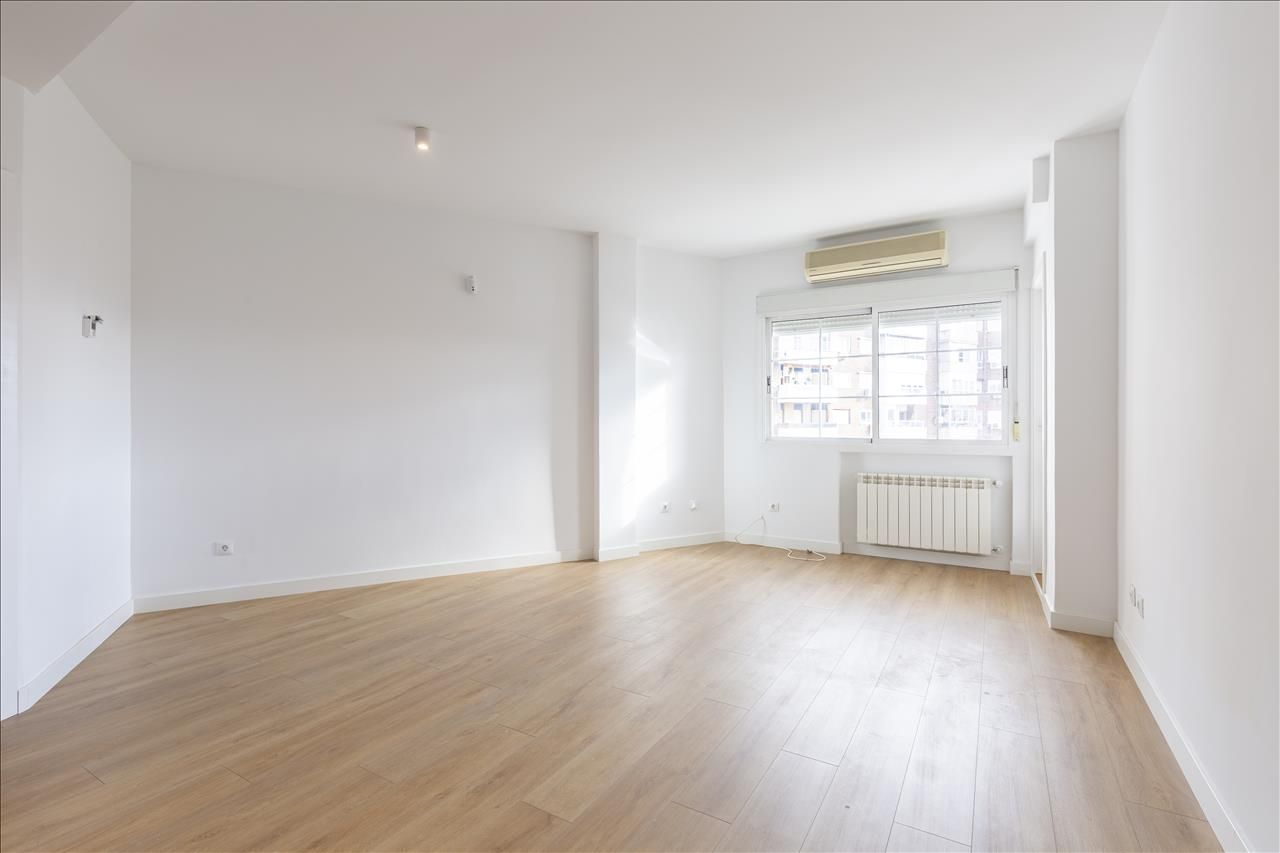 Living room of Flat for sale in  Madrid Capital  with Terrace