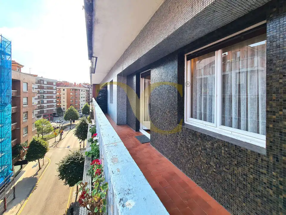 Balcony of Flat for sale in Gijón   with Heating and Terrace