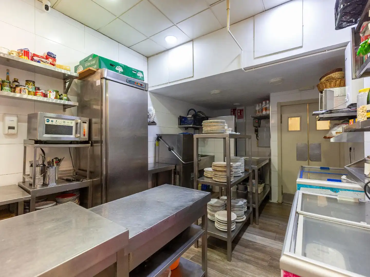 Cocina de Local en venta en Madrid