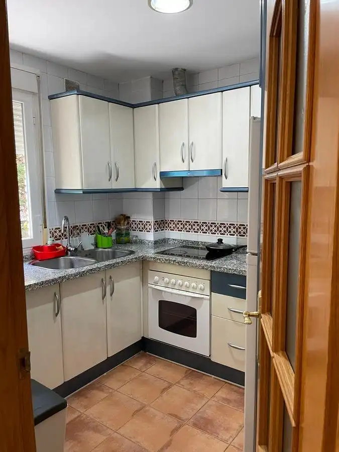 Cocina de Piso de alquiler en Granada con Aire acondicionado, Calefacción y Amueblado