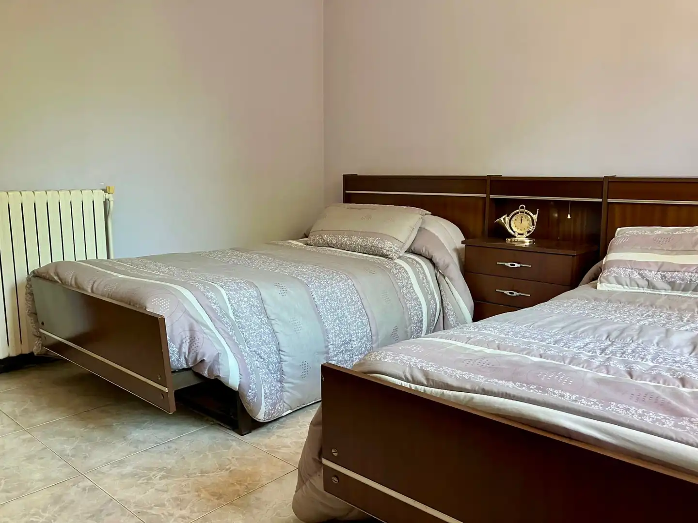 Dormitori de Casa o xalet en venda en Olot amb Calefacció, Terrassa i Balcó