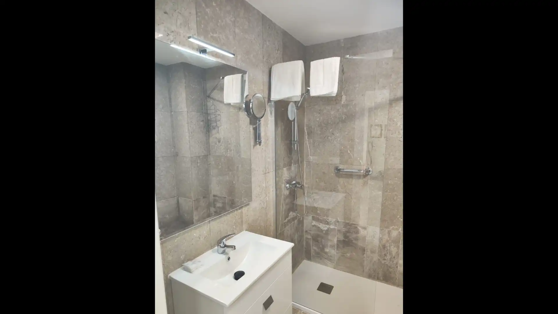 Baño de Ático en venta en Madrid con Aire acondicionado, Calefacción y Terraza